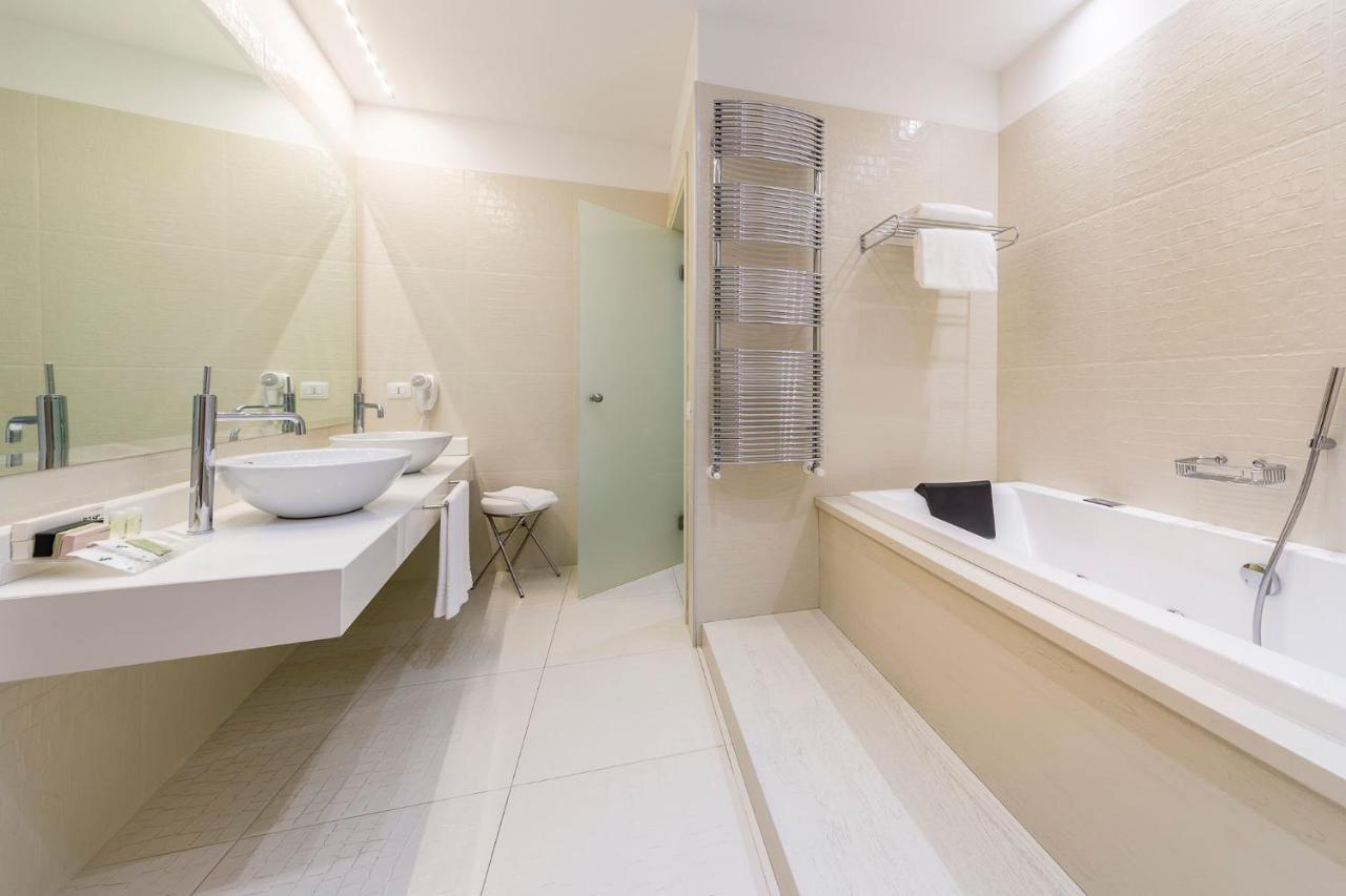 נוברטה די פיאבה Base Hotel מראה חיצוני תמונה